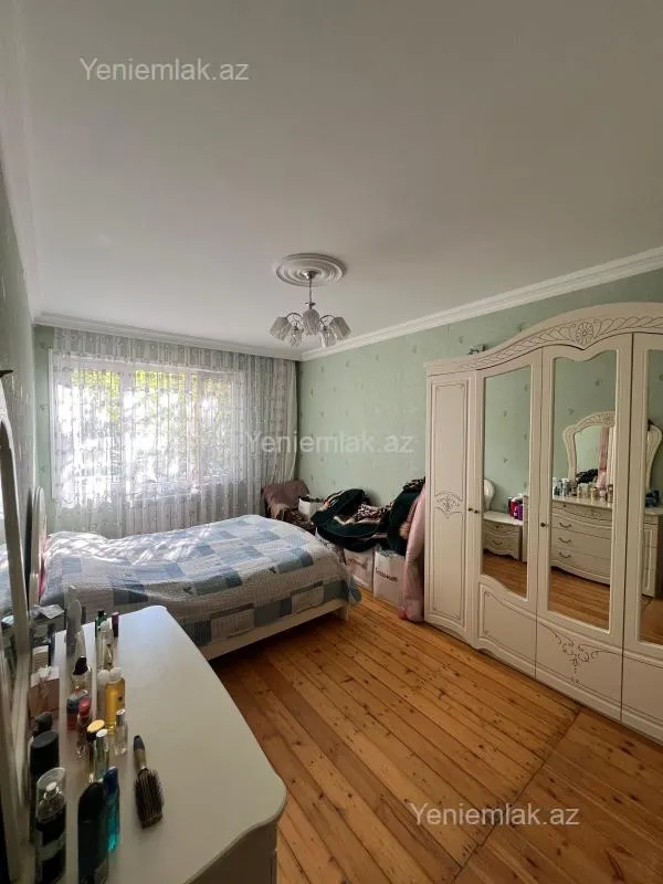 Satılır 3 otaqlı köhnə tikili 70 m²
