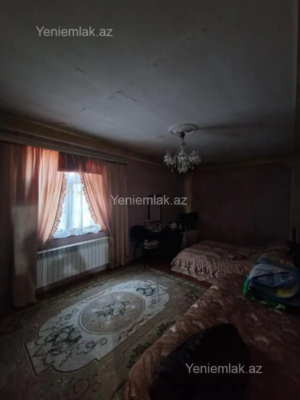 Satılır 5 otaqlı həyət evi 142 m²