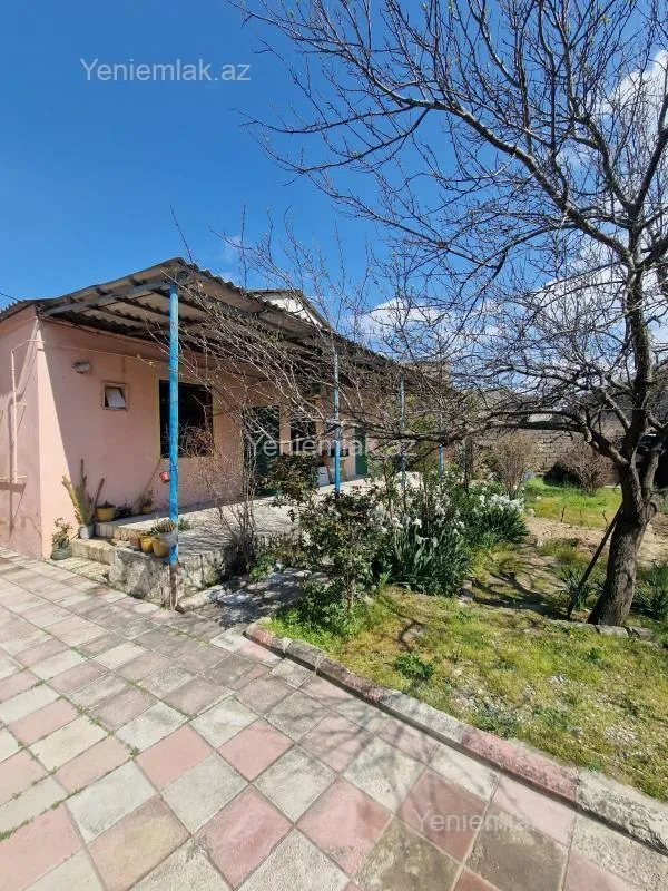 Satılır 5 otaqlı həyət evi 142 m²
