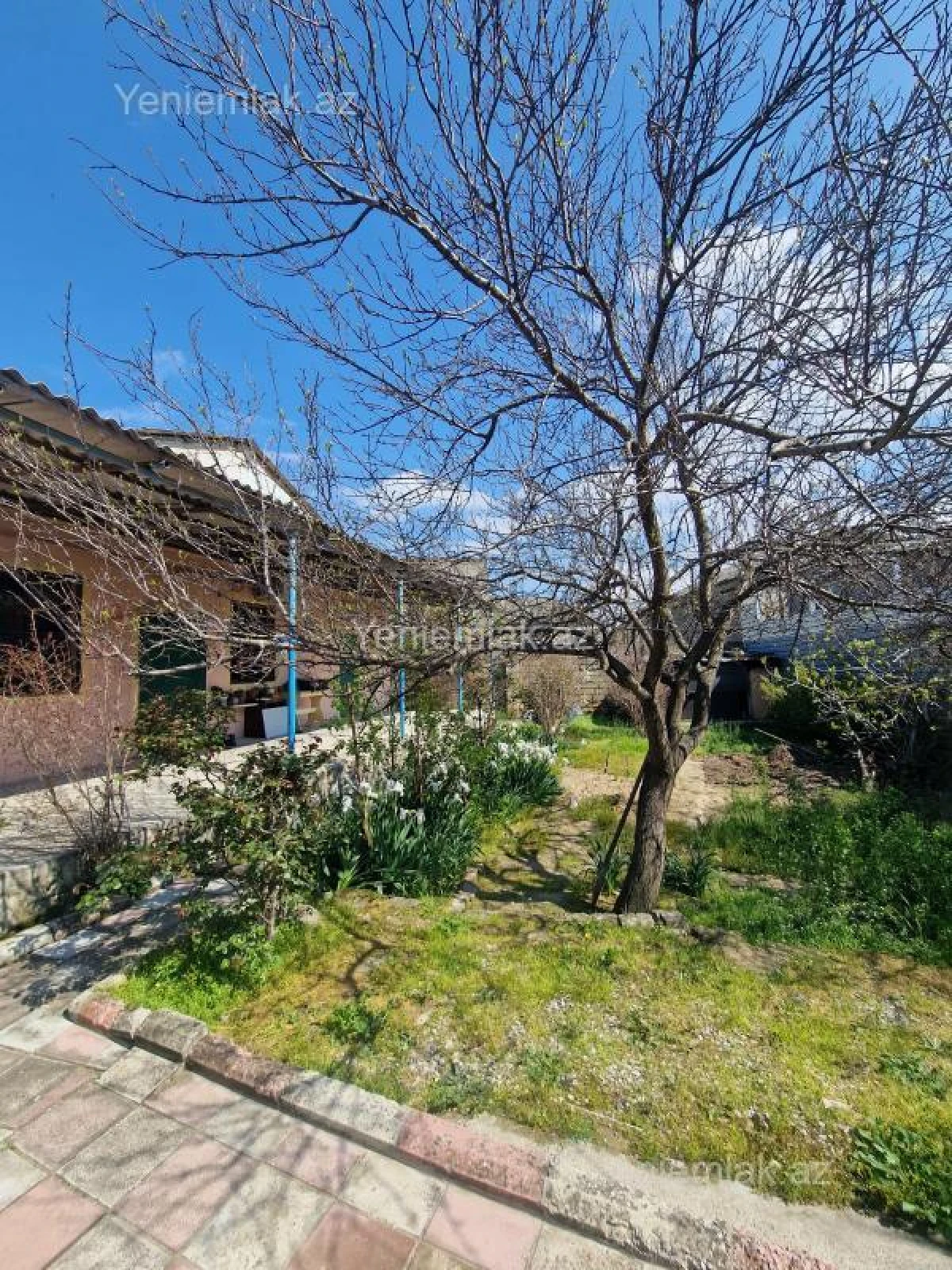 Satılır 5 otaqlı həyət evi 142 m²