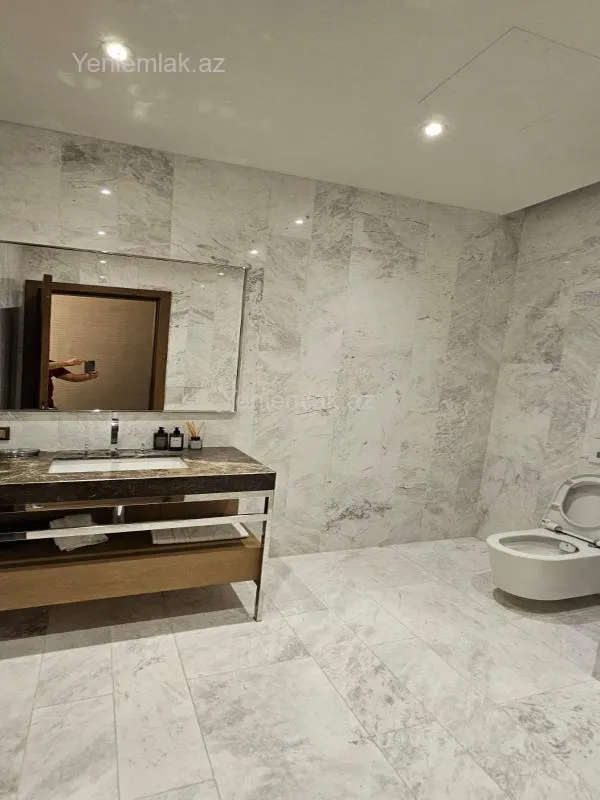 Satılır 3 otaqlı yeni tikili 155 m²