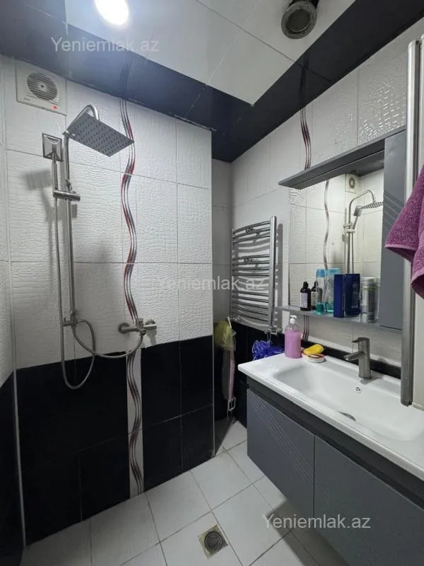 Satılır 3 otaqlı yeni tikili 70 m²