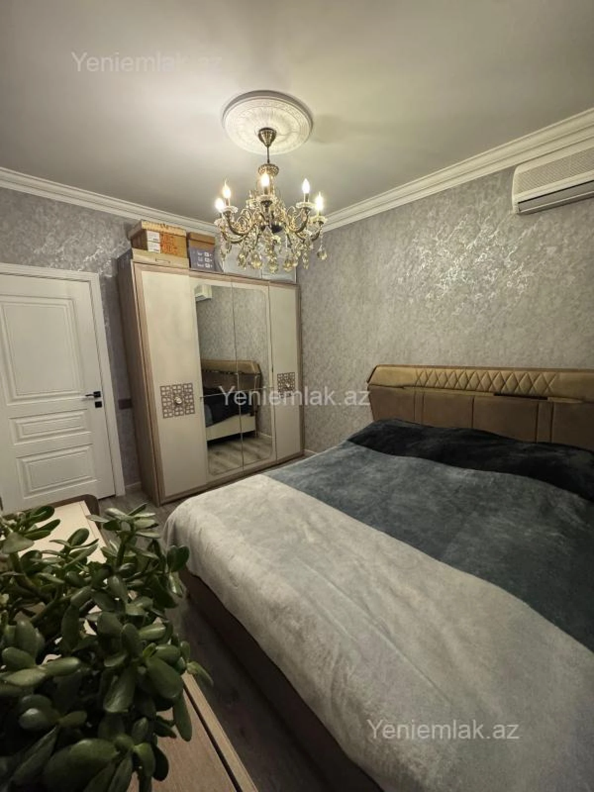 Satılır 4 otaqlı köhnə tikili 100 m²