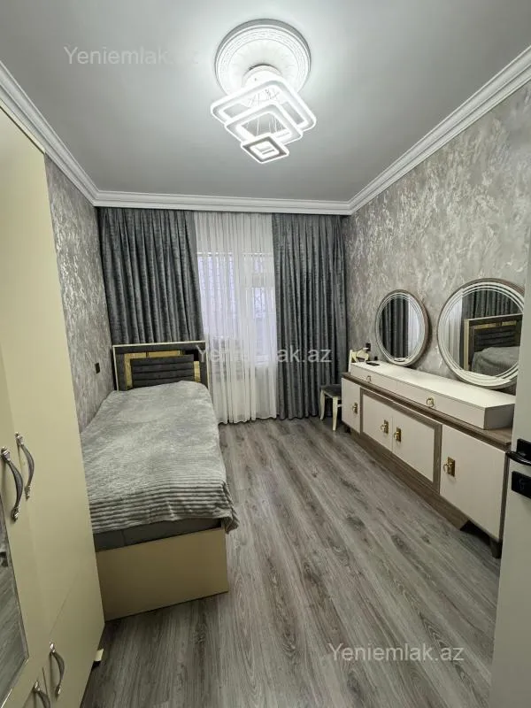 Satılır 4 otaqlı köhnə tikili 100 m²