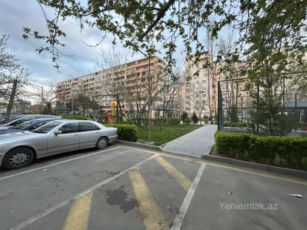 Satılır 3 otaqlı köhnə tikili 90 m²