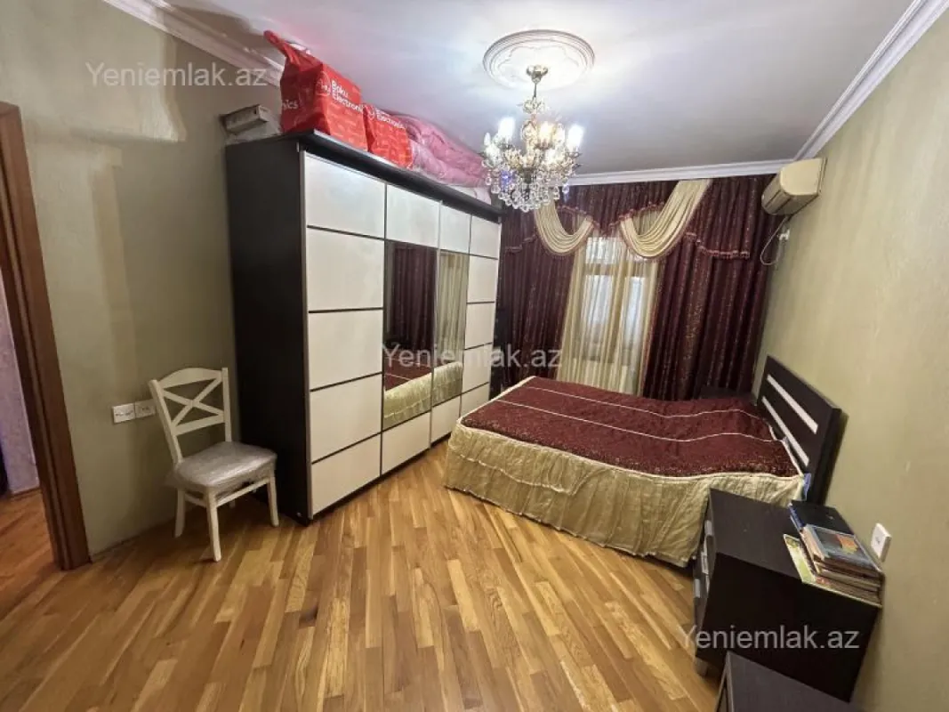 Satılır 3 otaqlı köhnə tikili 90 m²