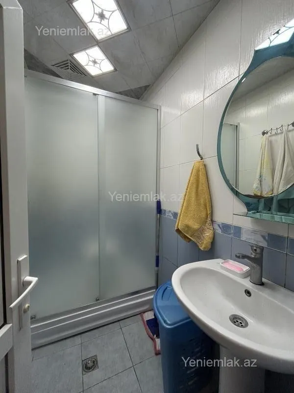 Satılır 3 otaqlı köhnə tikili 90 m²