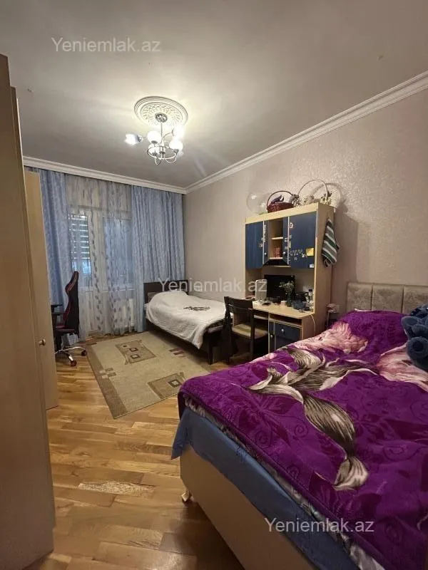Satılır 3 otaqlı köhnə tikili 90 m²