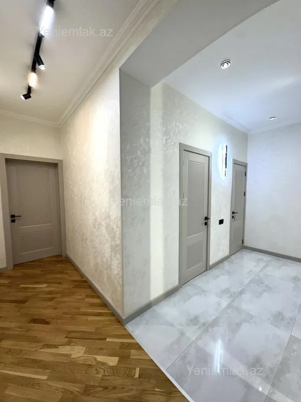 Satılır 3 otaqlı yeni tikili 95 m²