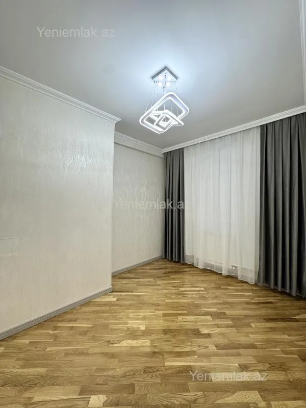 Satılır 3 otaqlı yeni tikili 95 m²