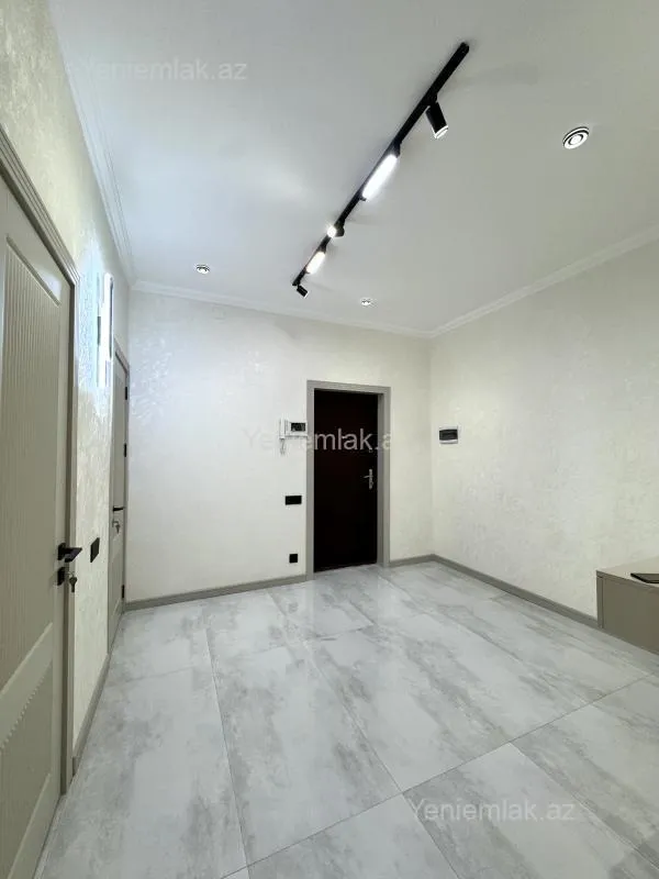 Satılır 3 otaqlı yeni tikili 95 m²