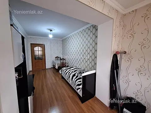 Satılır 5 otaqlı köhnə tikili 110 m²