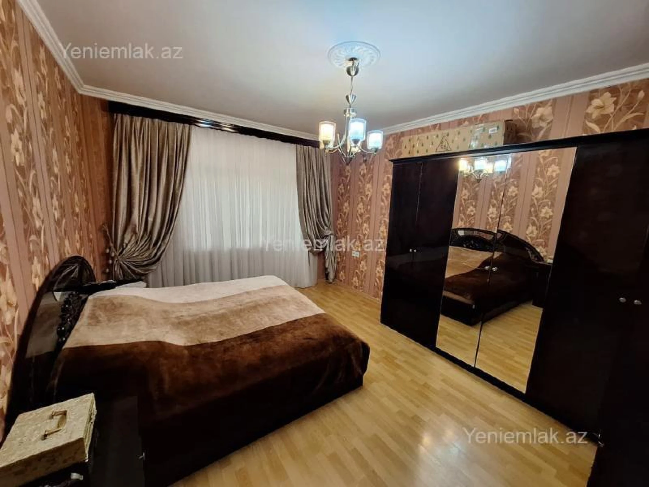 Satılır 5 otaqlı köhnə tikili 110 m²