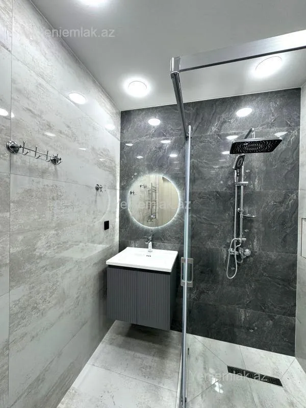Satılır 2 otaqlı yeni tikili 87 m²