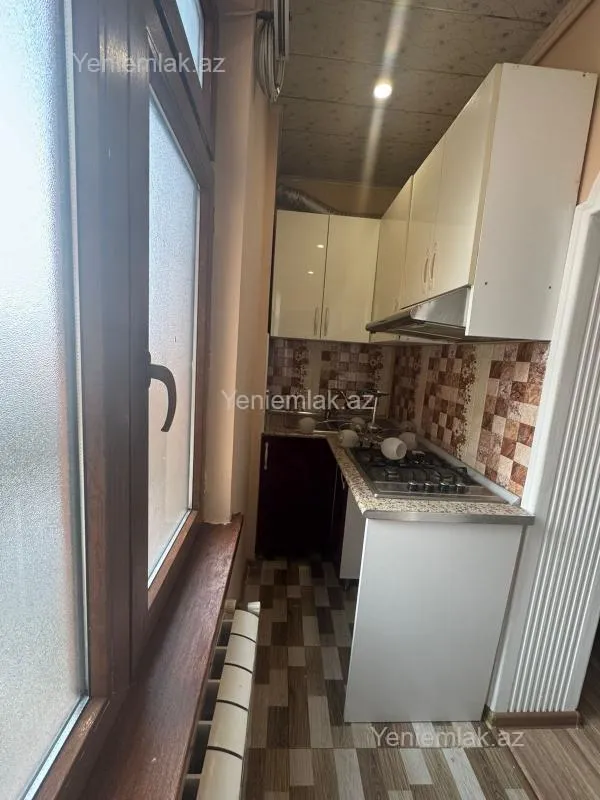 Satılır 1 otaqlı köhnə tikili 45 m²