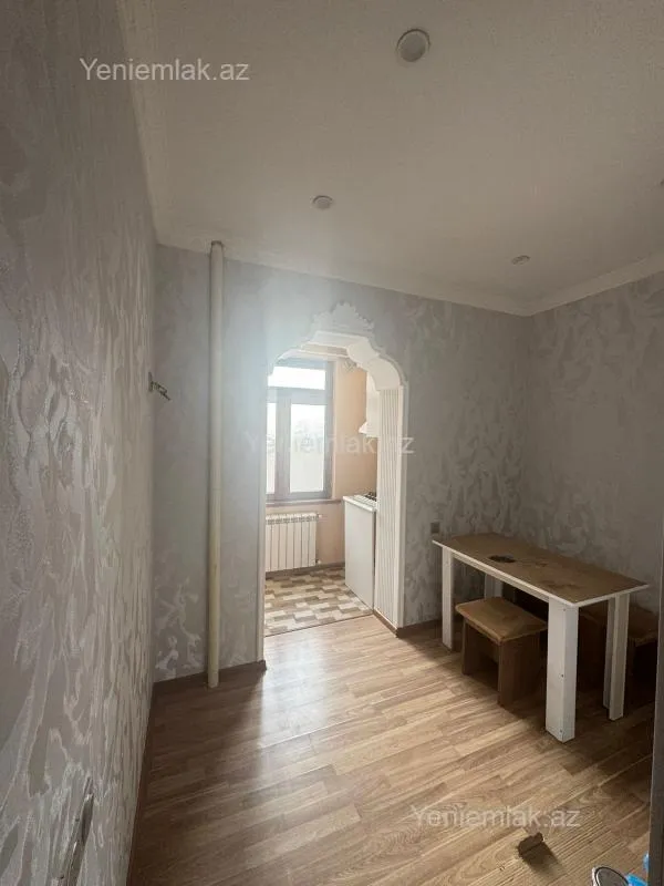 Satılır 1 otaqlı köhnə tikili 45 m²