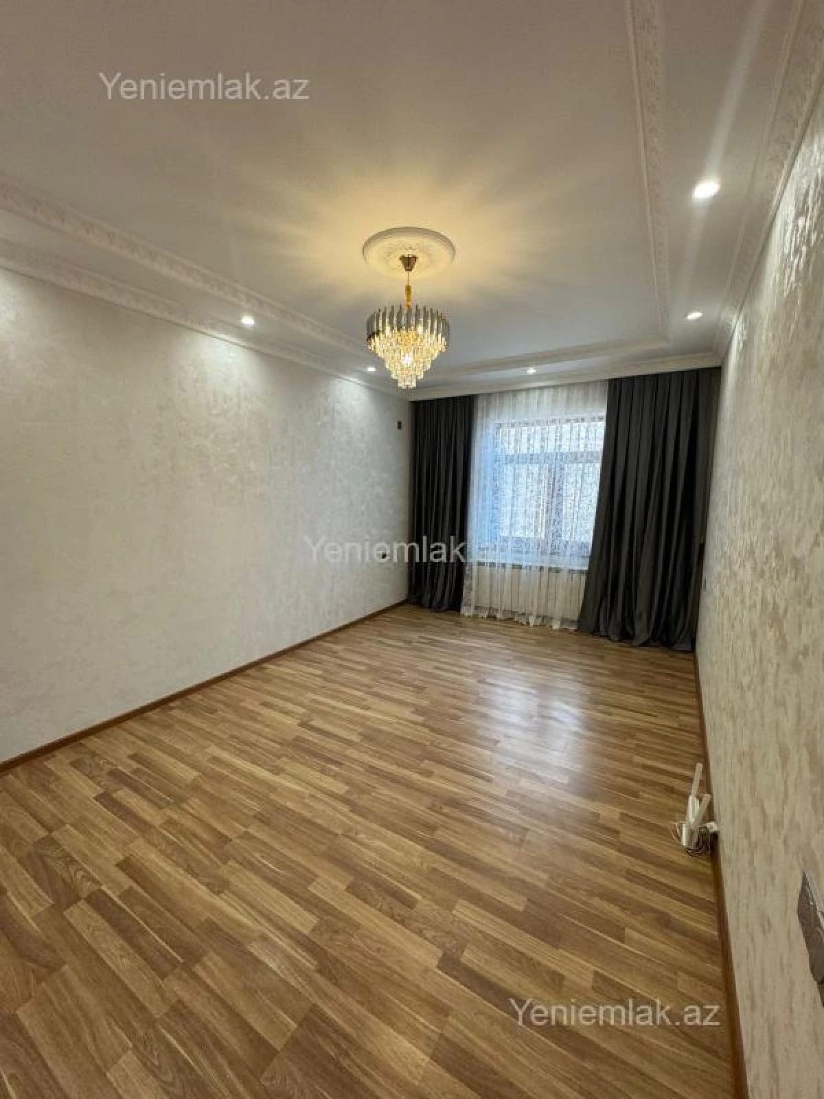 Satılır 1 otaqlı köhnə tikili 45 m²