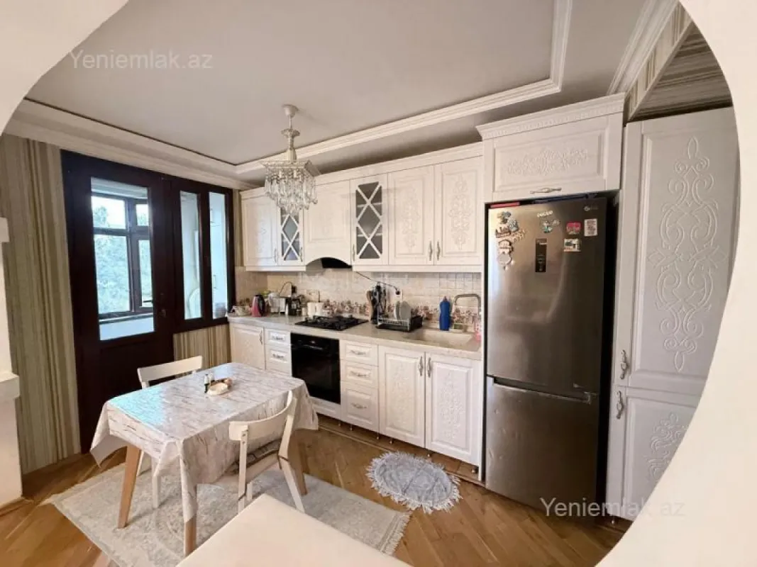 Satılır 2 otaqlı köhnə tikili 65 m²