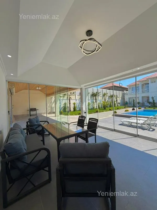 Satılır 5 otaqlı həyət evi 300 m²