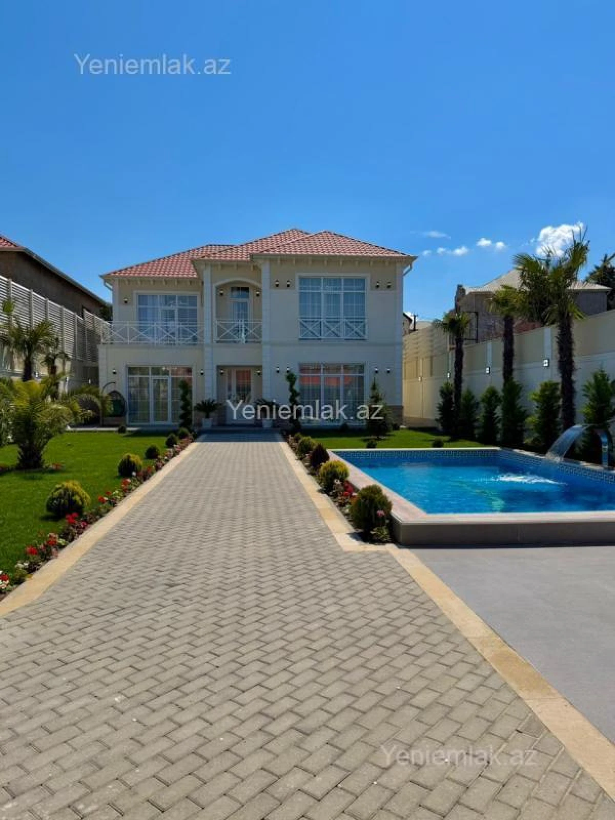 Satılır 5 otaqlı həyət evi 300 m²