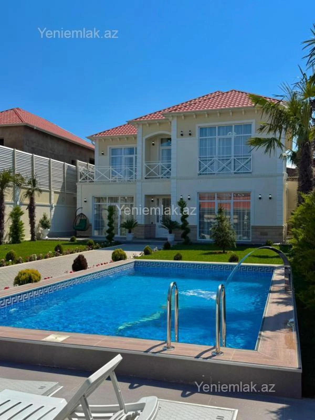 Satılır 5 otaqlı həyət evi 300 m²