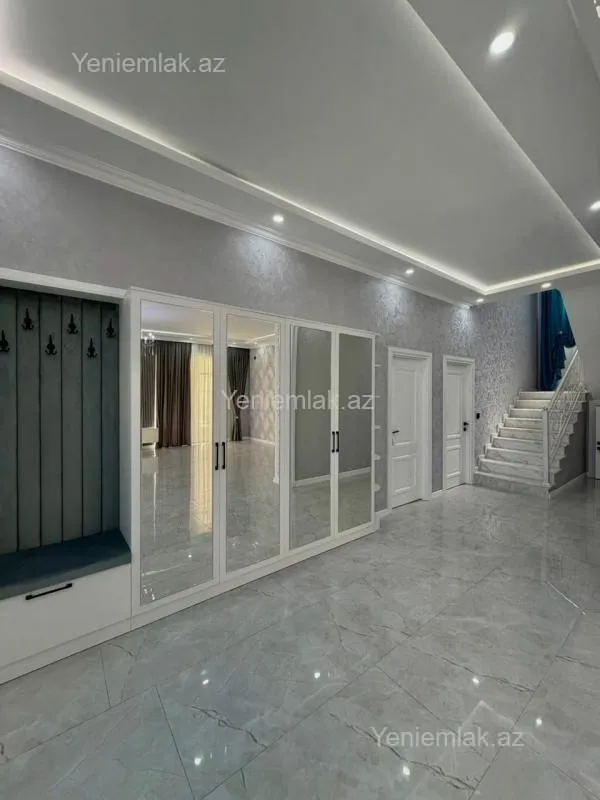 Satılır 5 otaqlı həyət evi 300 m²