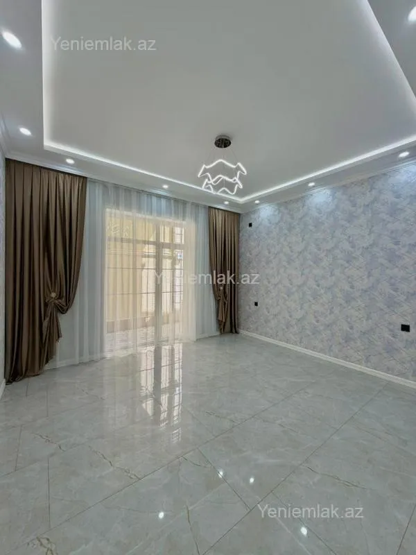 Satılır 5 otaqlı həyət evi 300 m²