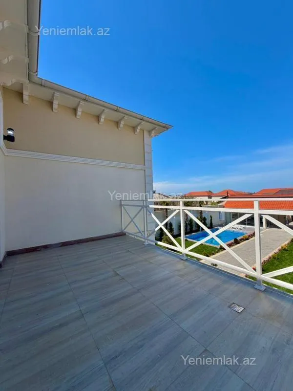 Satılır 5 otaqlı həyət evi 300 m²