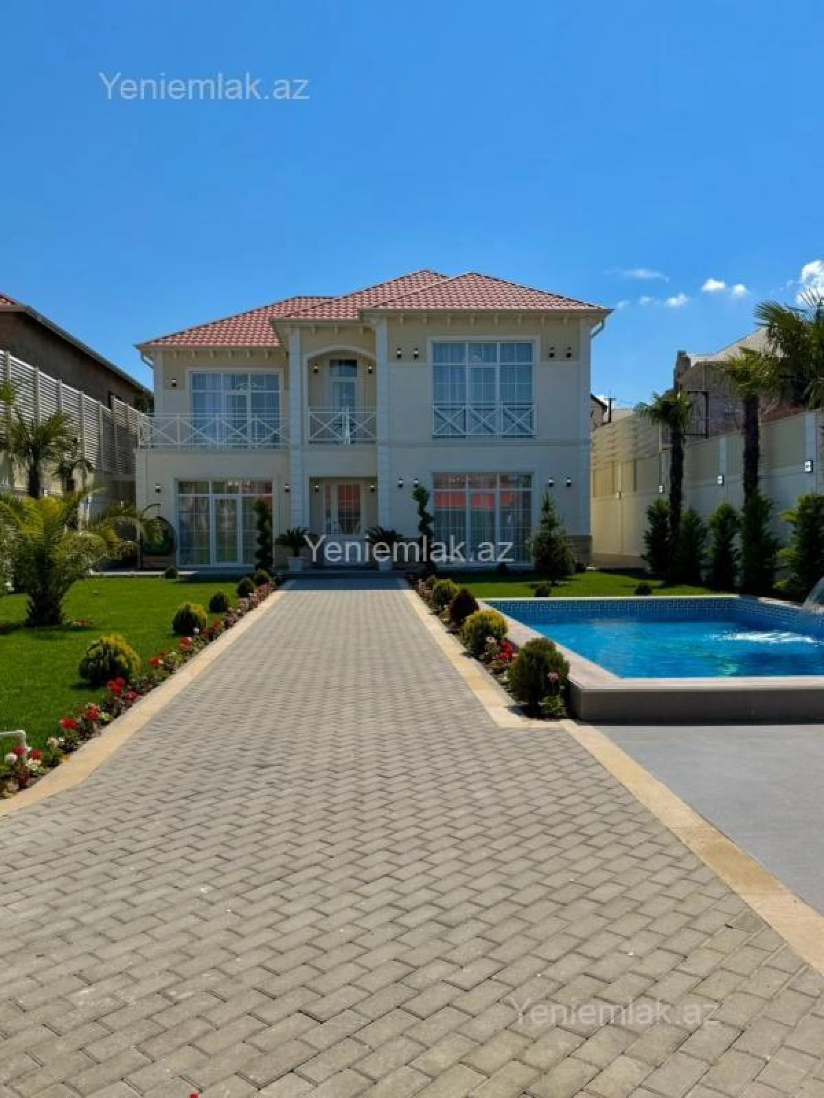 Satılır 5 otaqlı həyət evi 300 m²