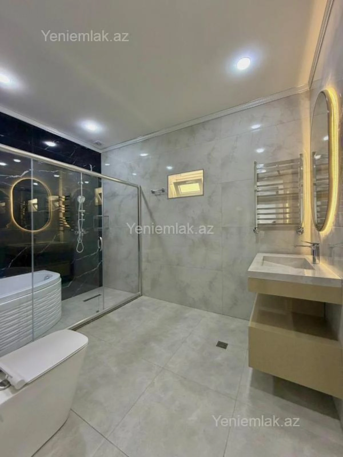 Satılır 5 otaqlı həyət evi 300 m²