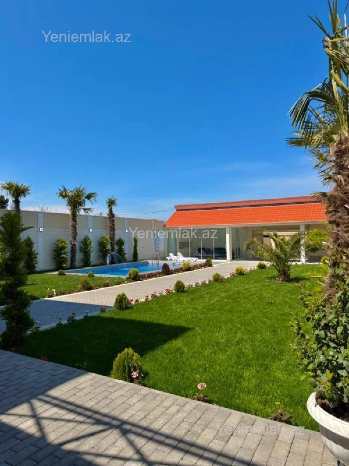 Satılır 5 otaqlı həyət evi 300 m²