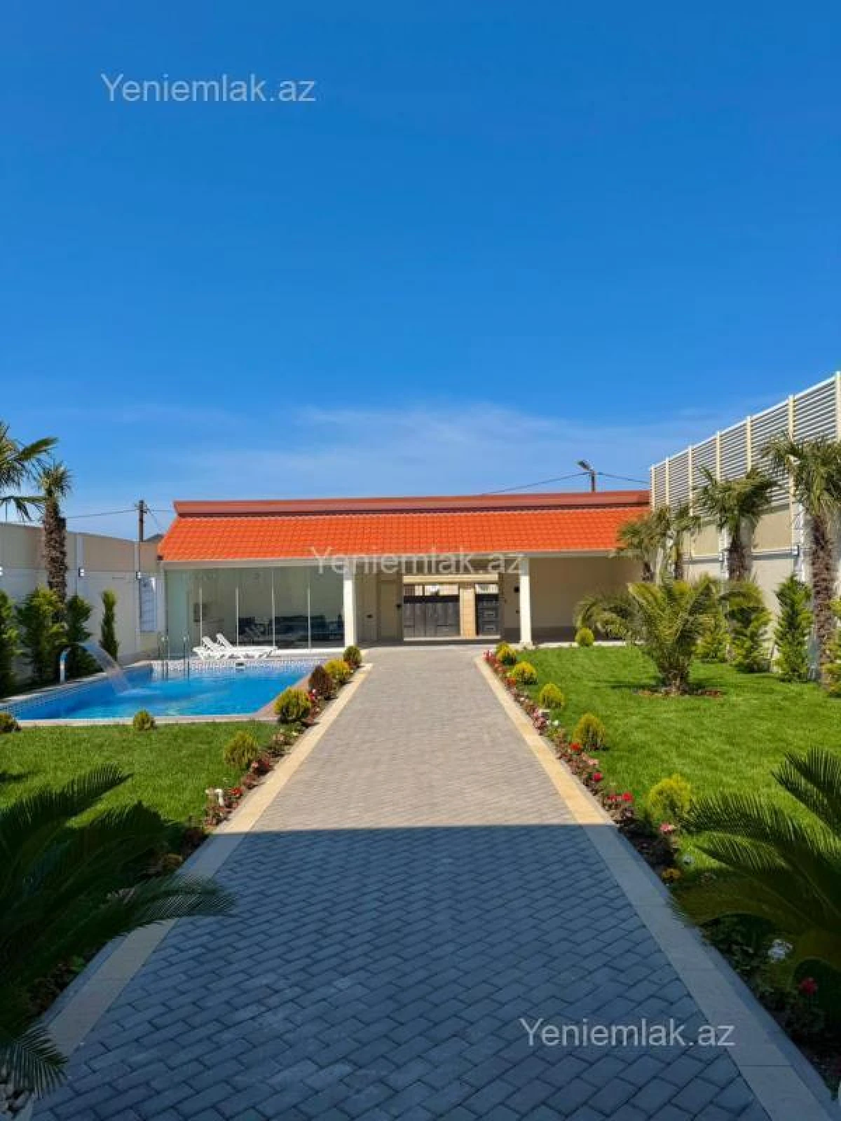 Satılır 5 otaqlı həyət evi 300 m²