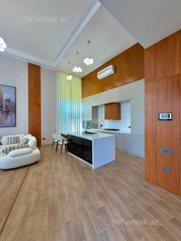 Satılır 4 otaqlı həyət evi 230 m²