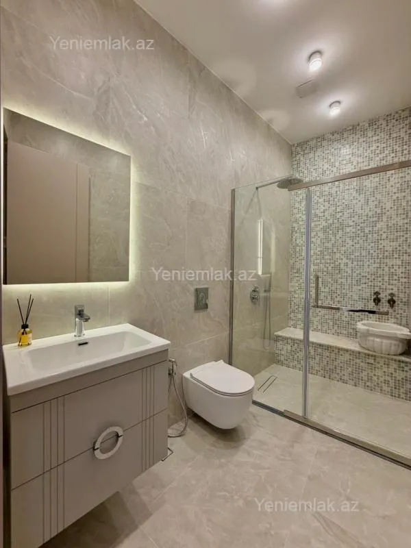 Satılır 4 otaqlı həyət evi 230 m²