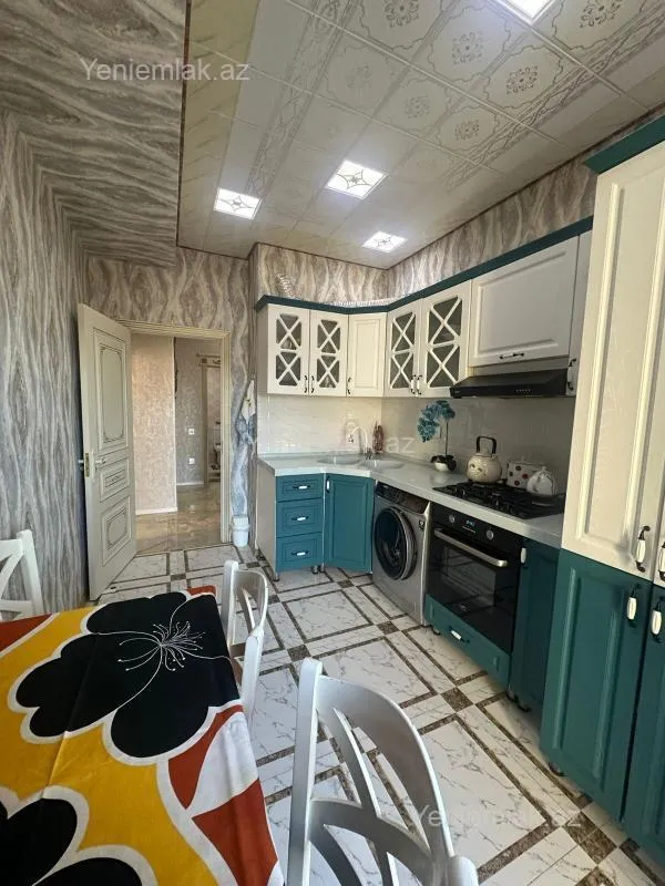 Satılır 3 otaqlı yeni tikili 100 m²