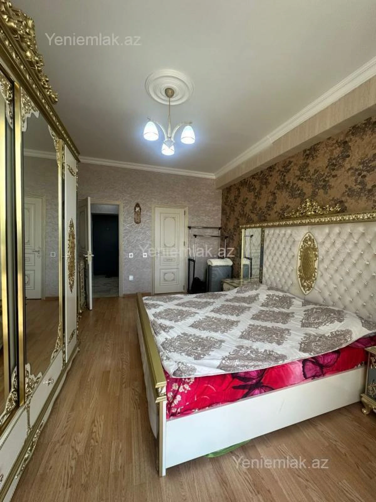 Satılır 3 otaqlı yeni tikili 100 m²