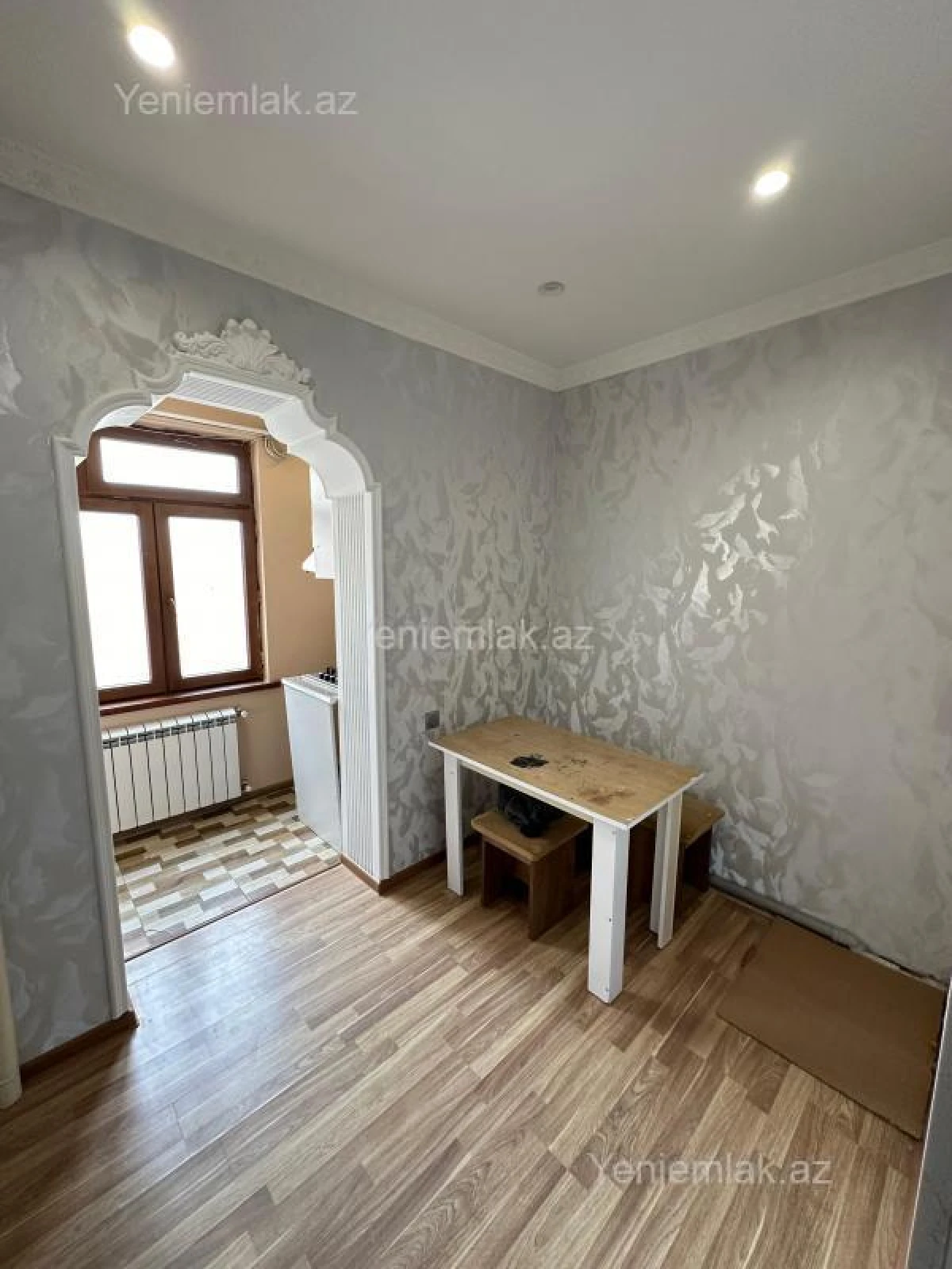 Satılır 1 otaqlı köhnə tikili 38 m²