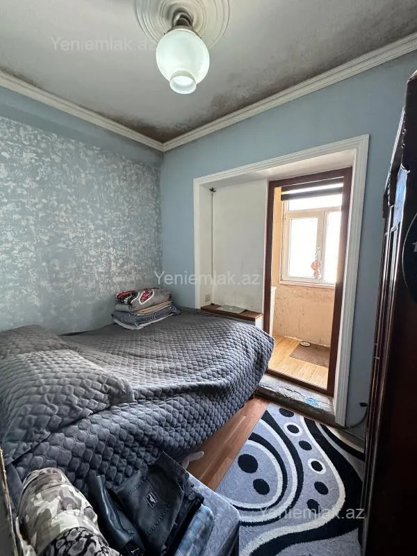 Satılır 1 otaqlı köhnə tikili 38 m²
