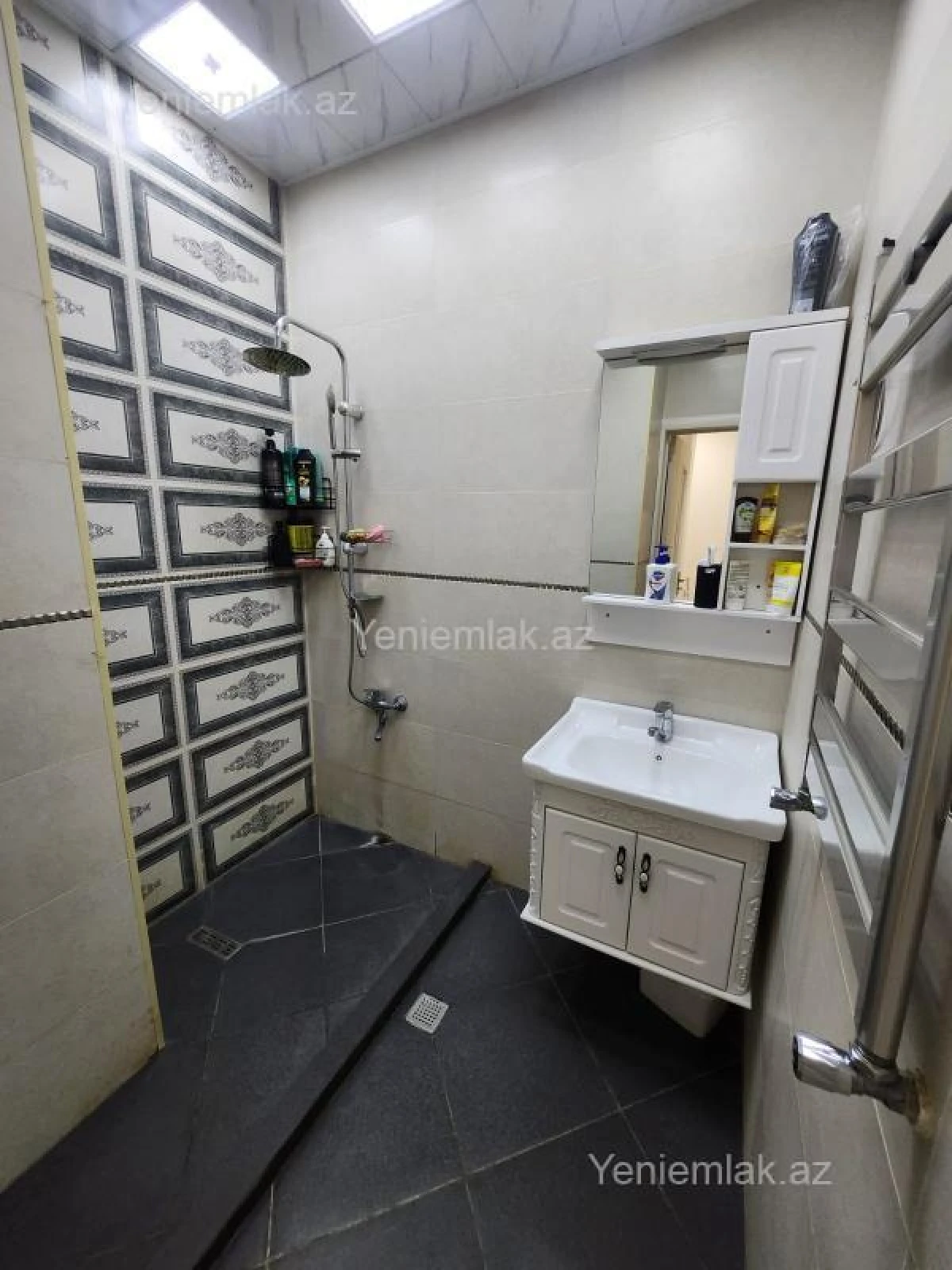 Satılır 2 otaqlı yeni tikili 73 m²