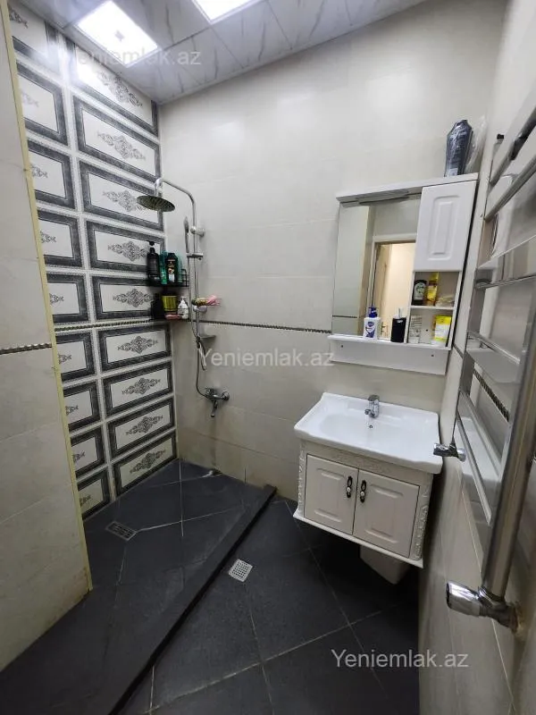 Satılır 2 otaqlı yeni tikili 73 m²