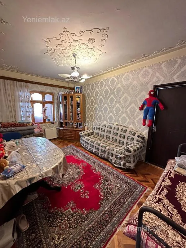 Satılır 2 otaqlı köhnə tikili 55 m²