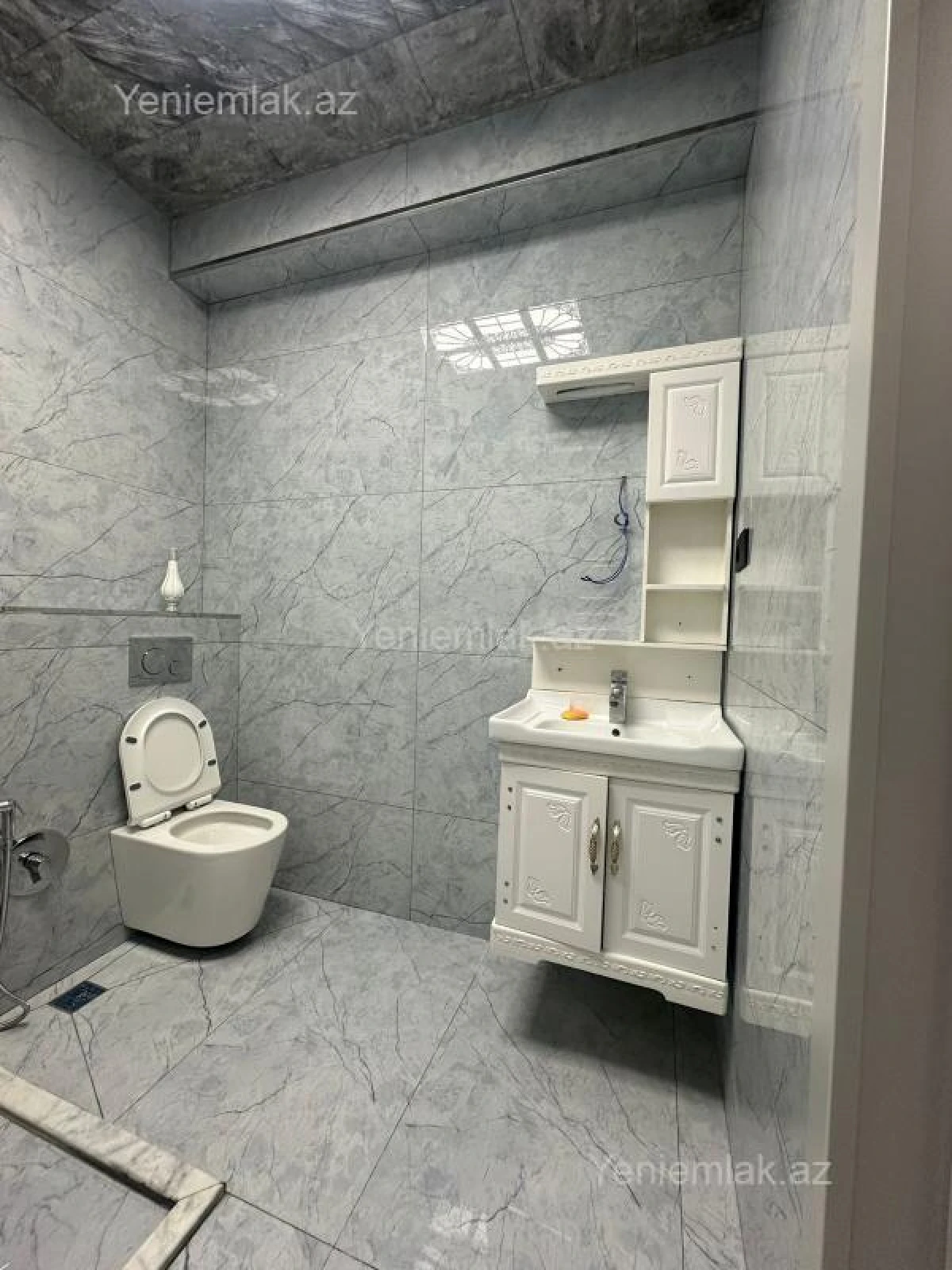 Satılır 2 otaqlı yeni tikili 72 m²