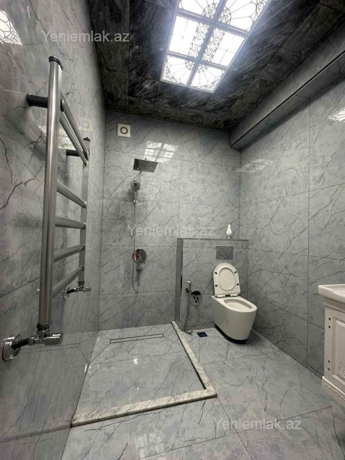 Satılır 2 otaqlı yeni tikili 72 m²