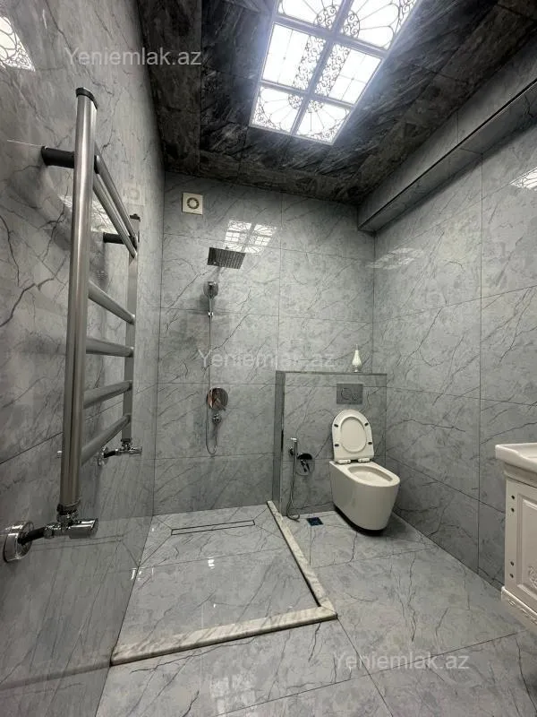 Satılır 2 otaqlı yeni tikili 72 m²