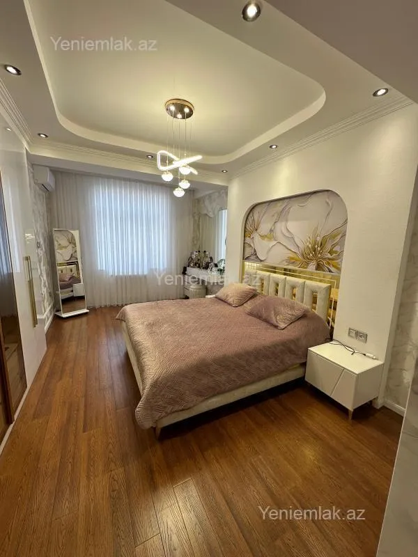 Satılır 3 otaqlı yeni tikili 115 m²