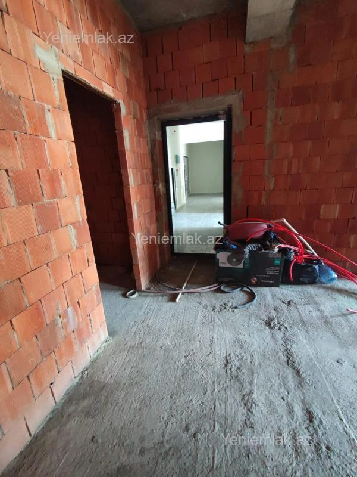 Satılır 3 otaqlı yeni tikili 88 m²