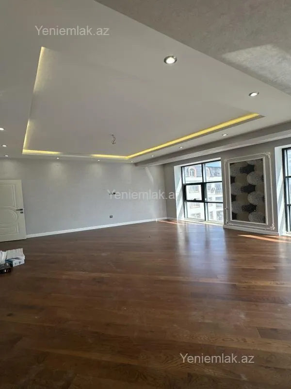 Satılır 4 otaqlı yeni tikili 156 m²