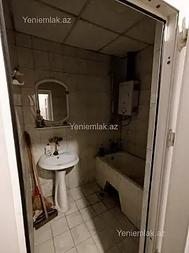 Satılır 2 otaqlı köhnə tikili 60 m²