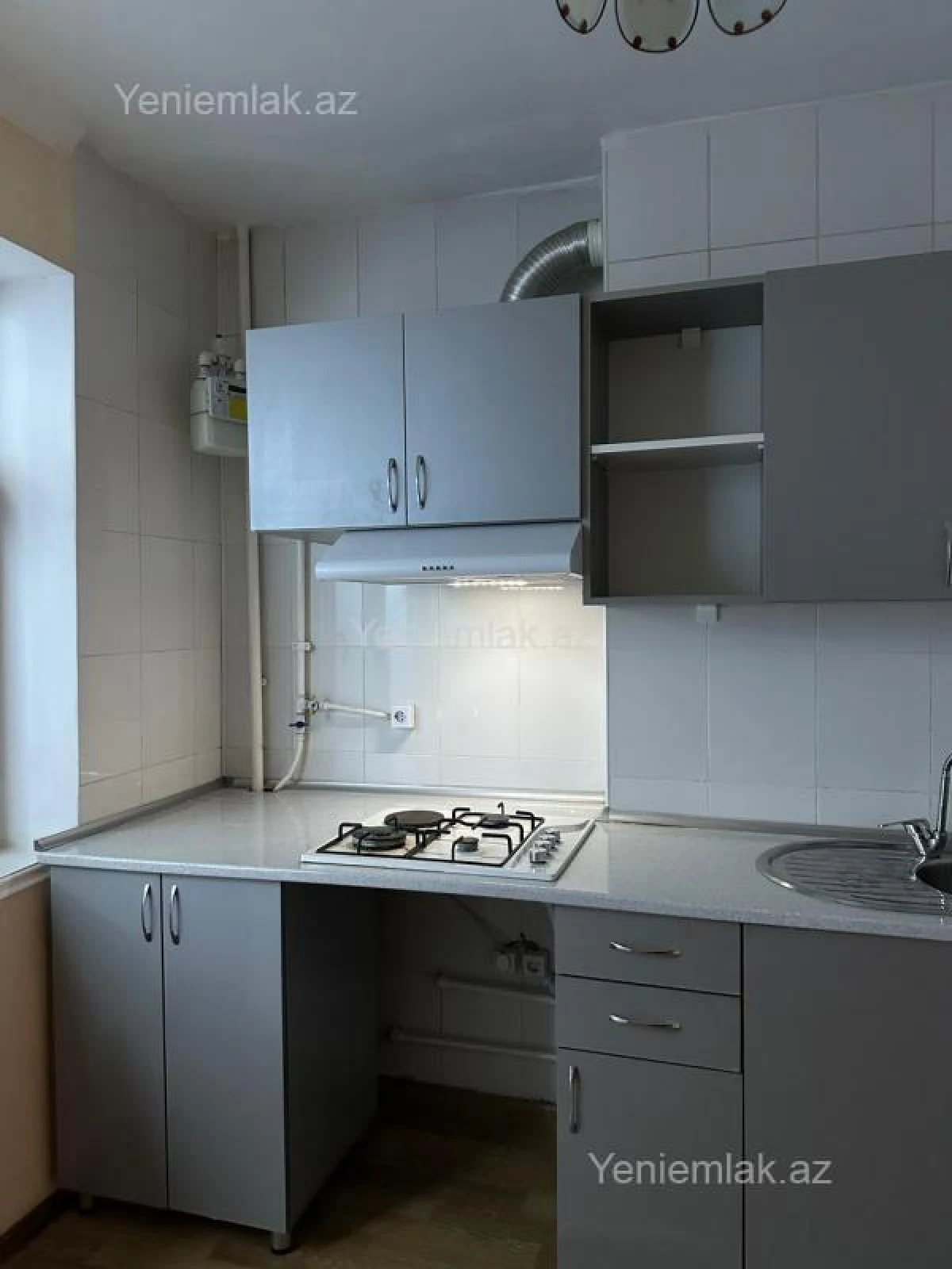 Satılır 1 otaqlı köhnə tikili 44 m²