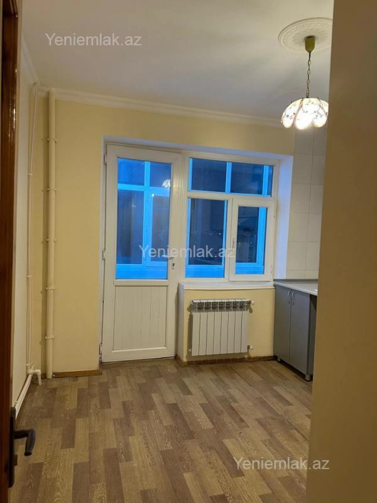 Satılır 1 otaqlı köhnə tikili 44 m²